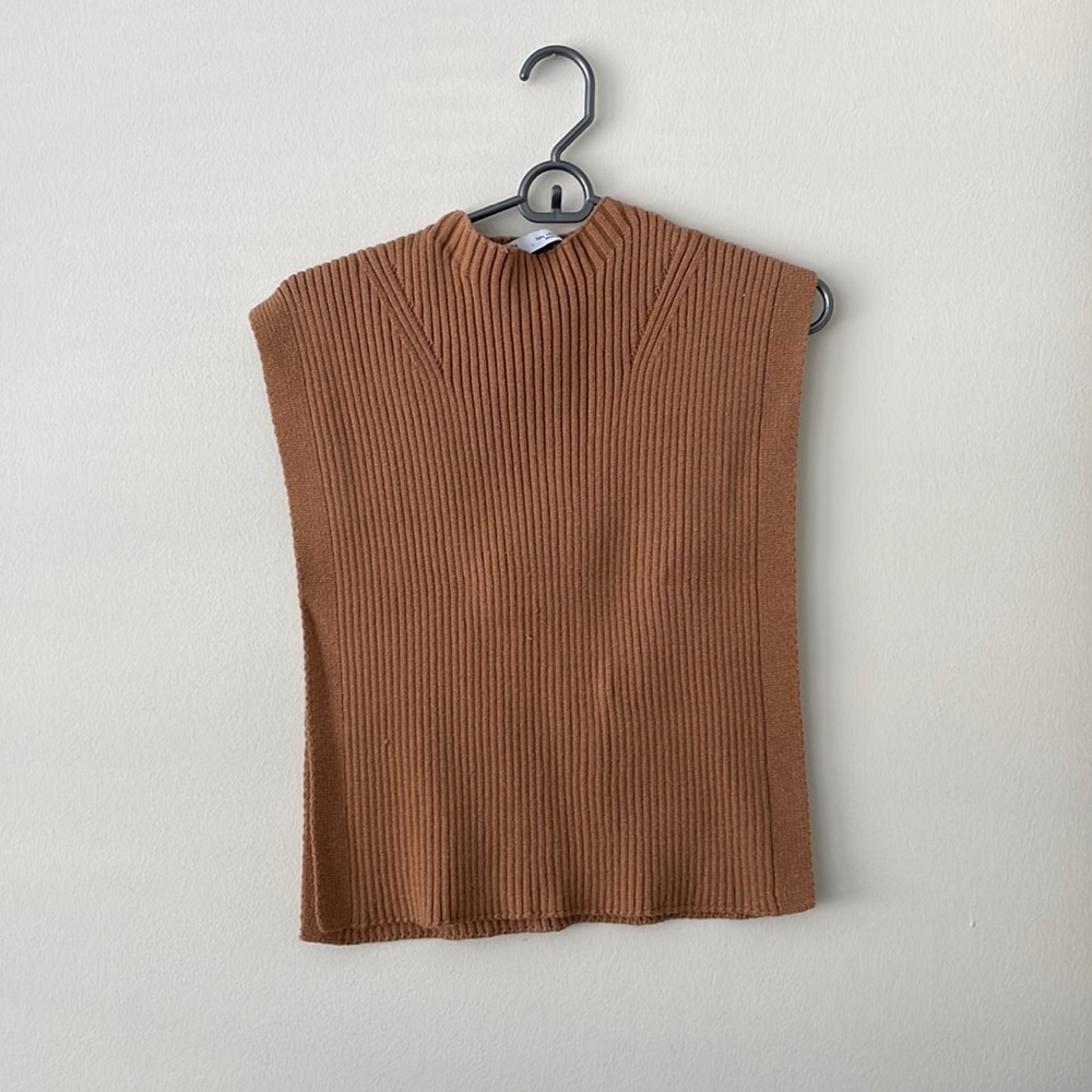 Knitted camel peace by Zara, perfect with dresses and skirts